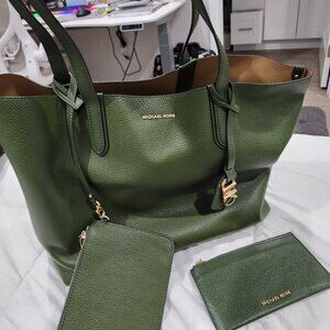 Authentic Michael Kors Tote & Wallet